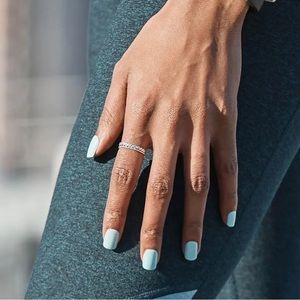 New imPRESS press on manicure set.